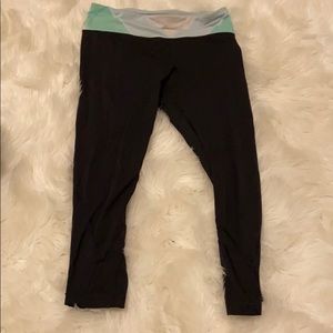 lululemon size 6 cropped tight leggings